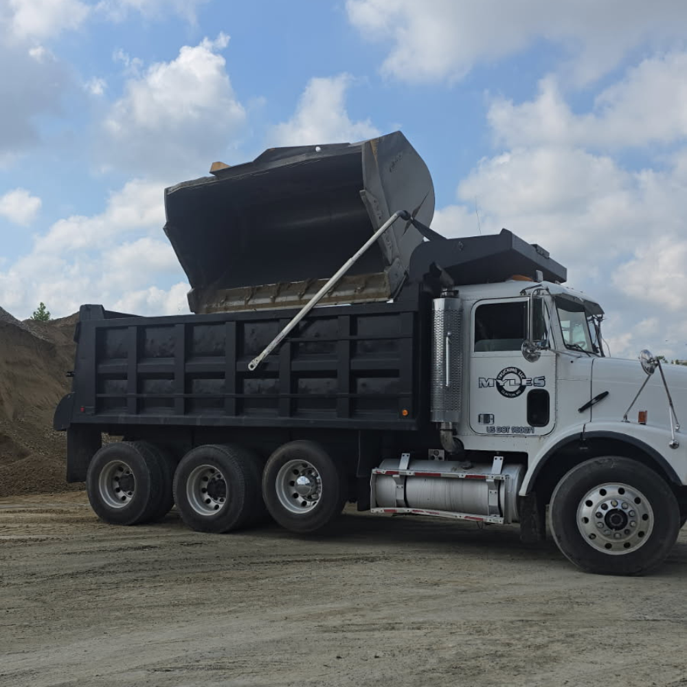 14 wheeler dump truck